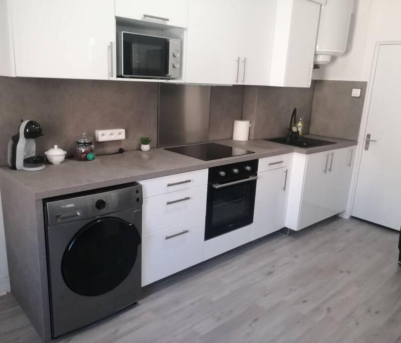 Beau T2 Equipe Sur Le Port, Centre Apartment La Ciotat