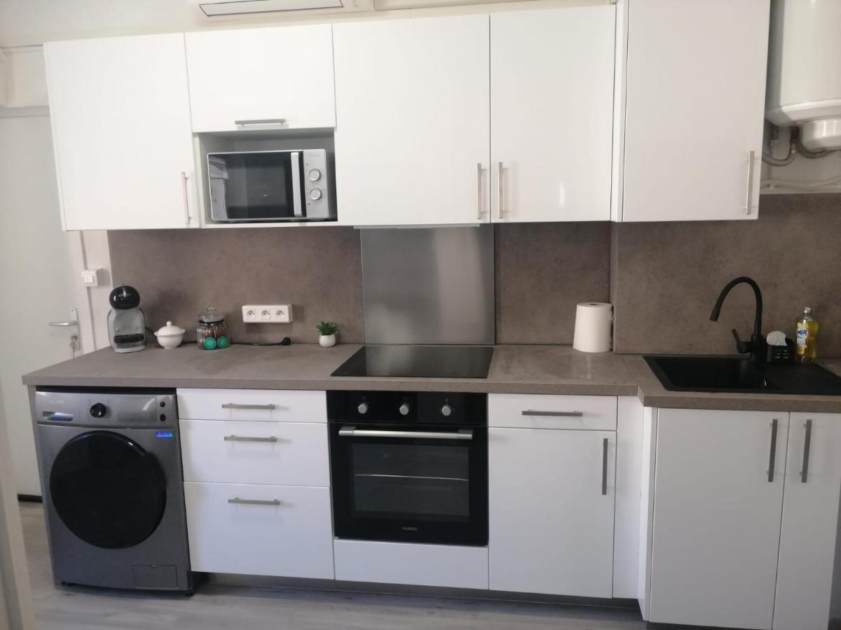 Appartement Beau T2 Equipe Sur Le Port, Centre *